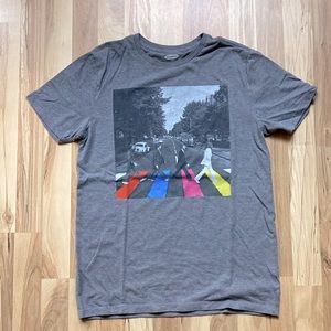 Old Navy Beatles Graphic Tee Size Small